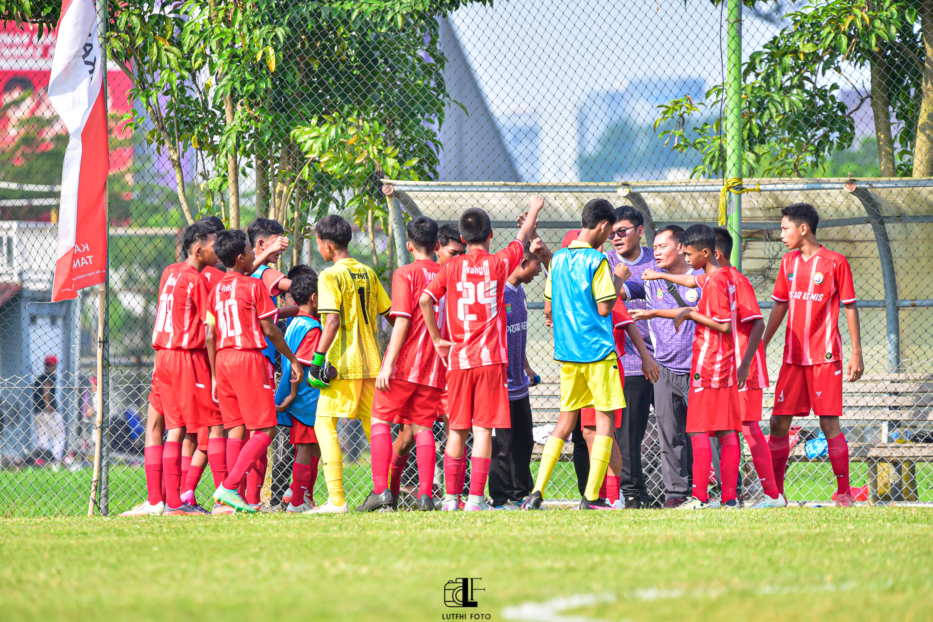 Siswa SMPN 1 Pasarkemis Turut Harumkan Kecamatan dalam Kejuaraan Sepak Bola Sekabupaten