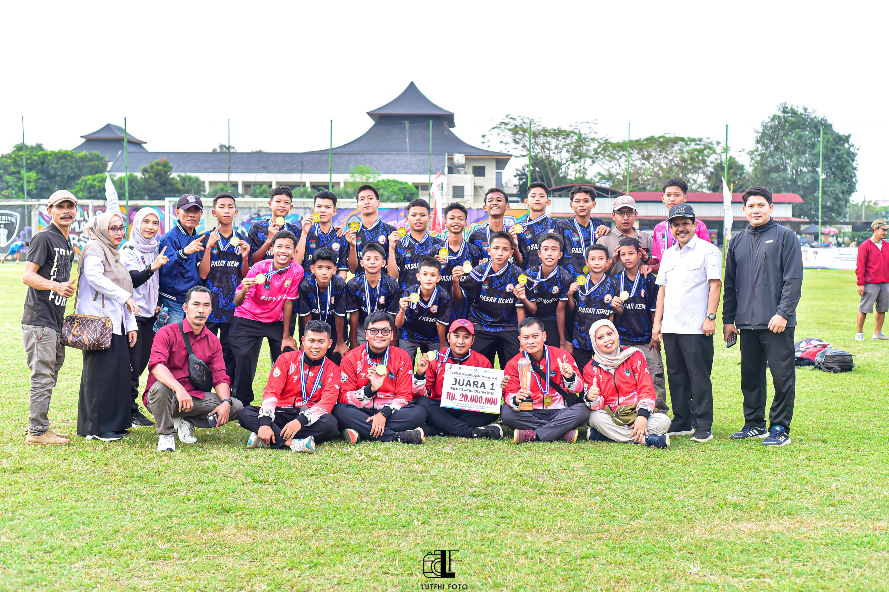 Siswa SMPN 1 Pasarkemis Turut Harumkan Kecamatan dalam Kejuaraan Sepak Bola Sekabupaten