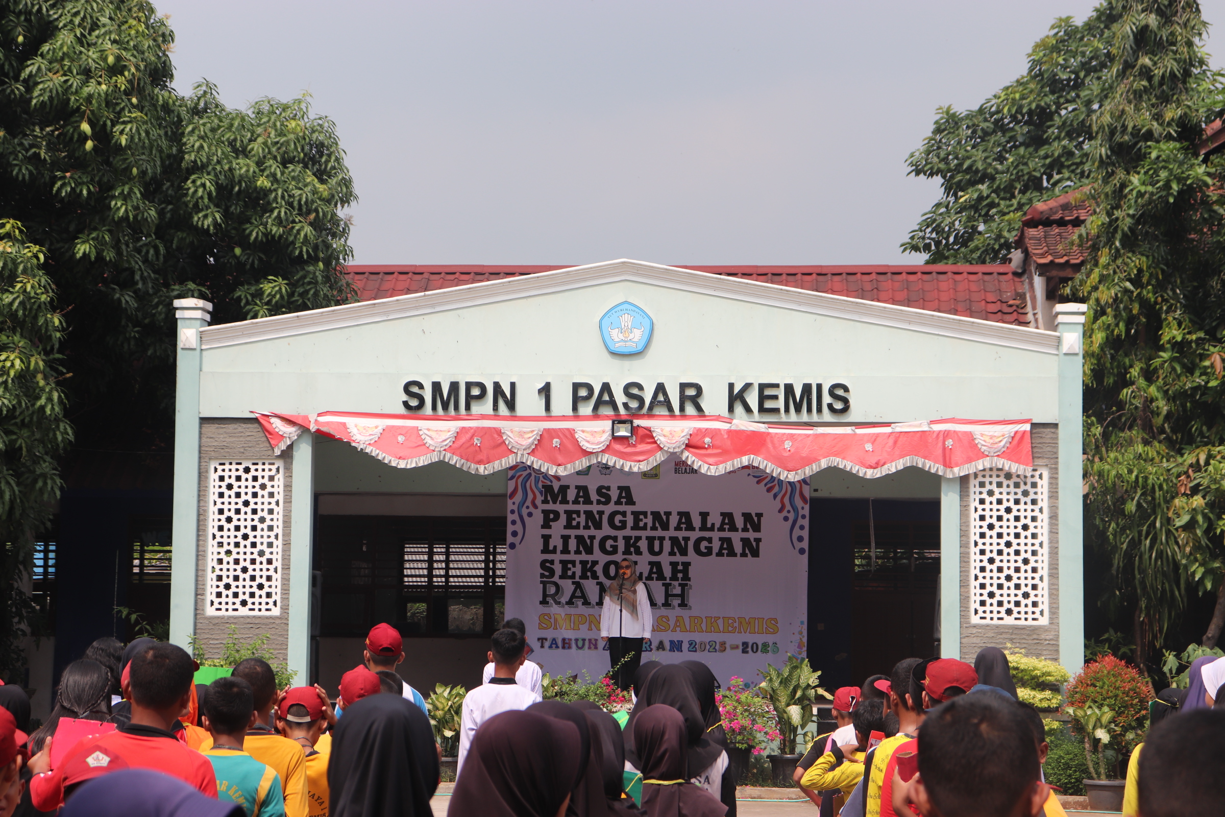 SMPN 1 Pasarkemis Sambut Siswa Baru dengan
